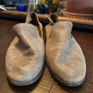 Lucky Brand Cahill Flats Tan size 8.5